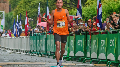 Mauricio-Gonzalez-Maraton-Medellin2024-meta-21km