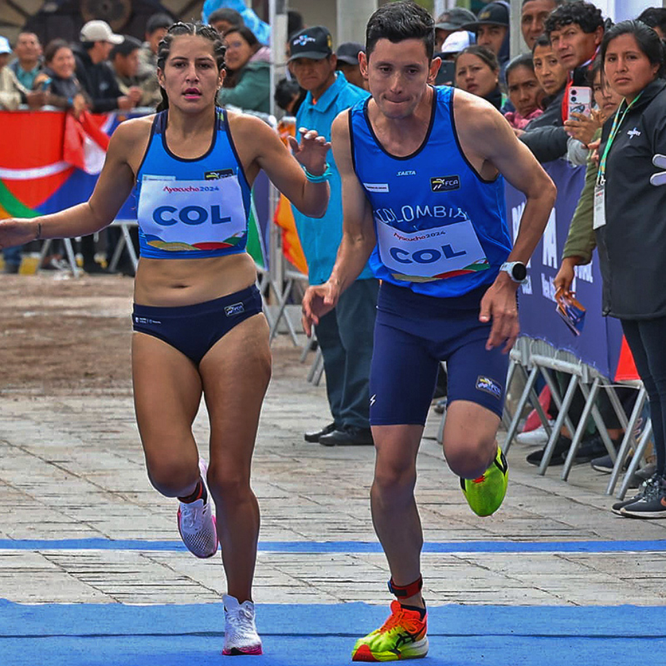 Leidy-Lozano-Nicolas-Herrera-Bolivarianos-relevo